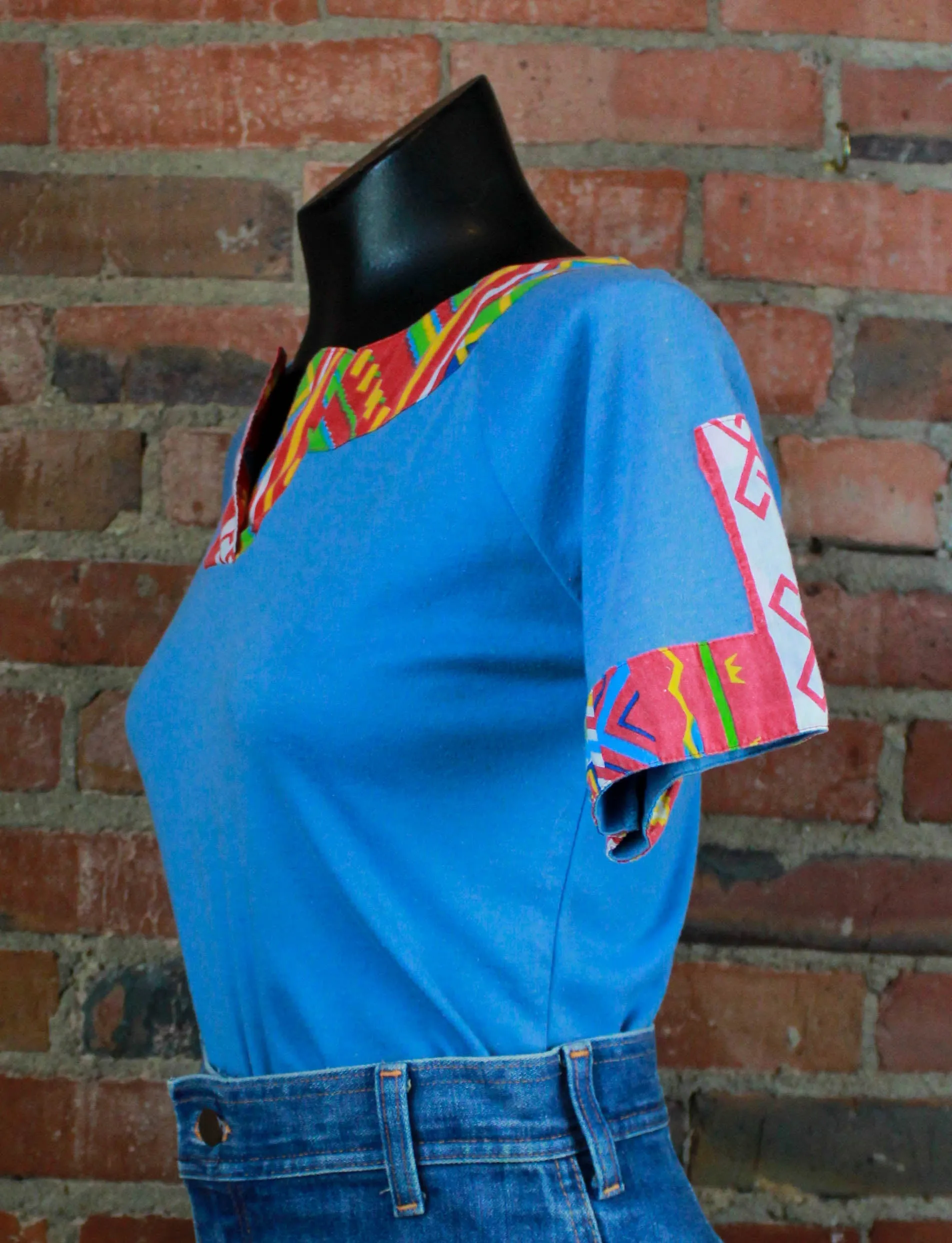 Women's Vintage 70's Geometric Graphic T Shirt Blue Rainbow Blouse Small