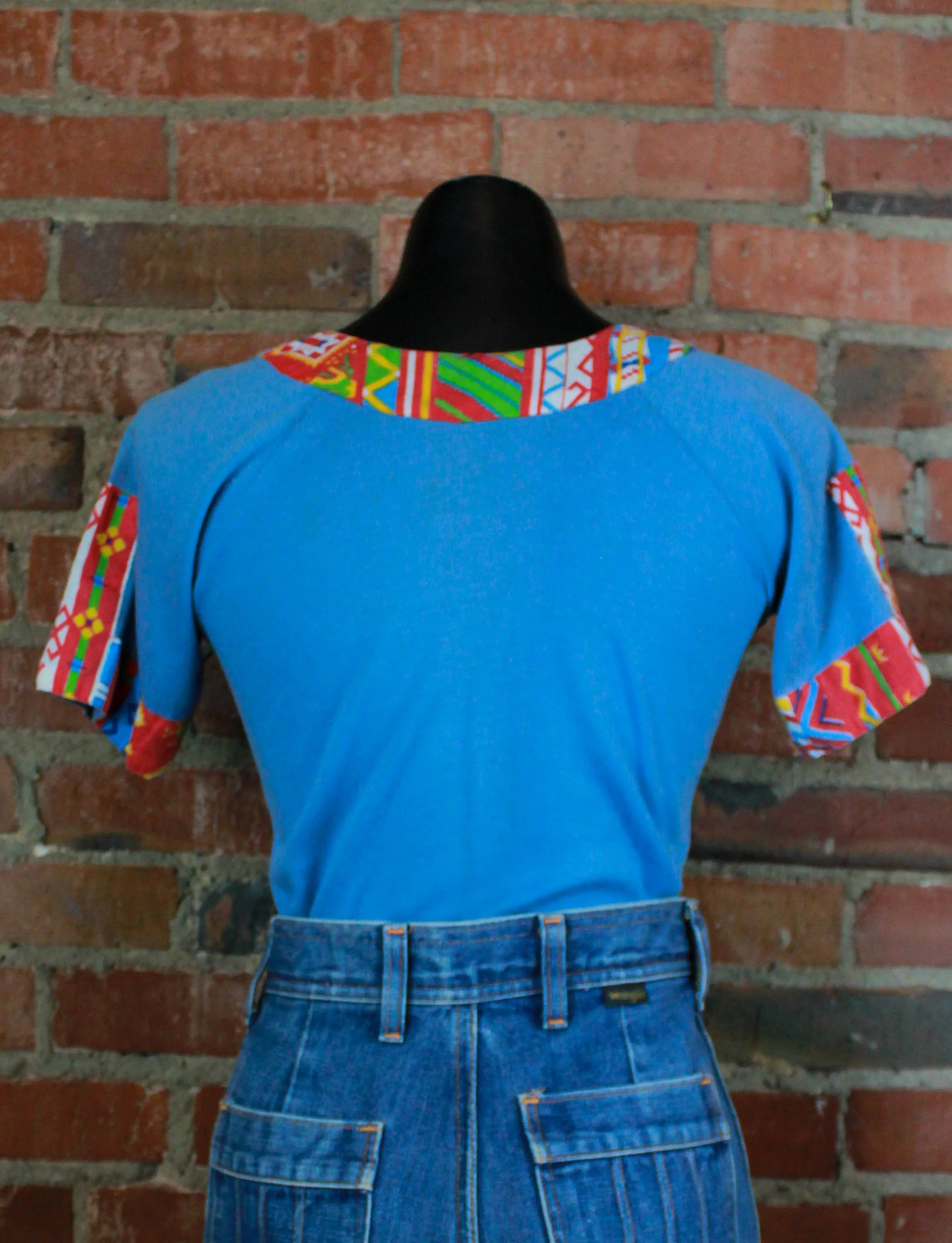 Women's Vintage 70's Geometric Graphic T Shirt Blue Rainbow Blouse Small